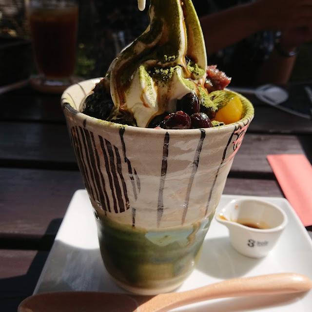 クリームあんみつ