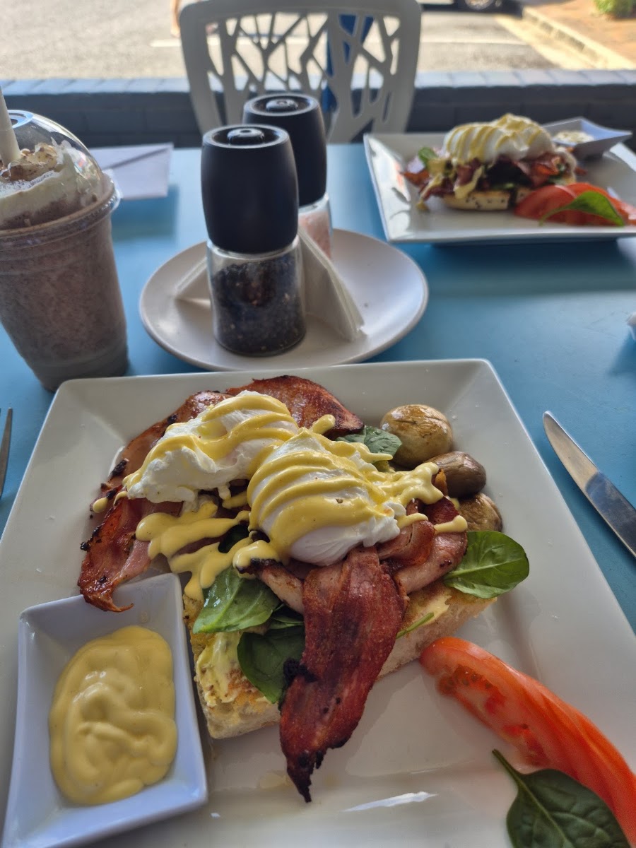Two Swans Cafe