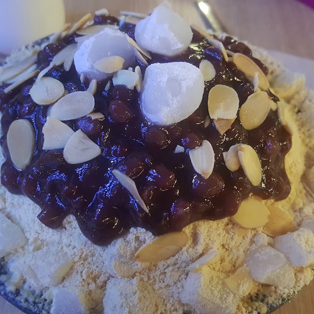 Milk Bingsu with Red Beans