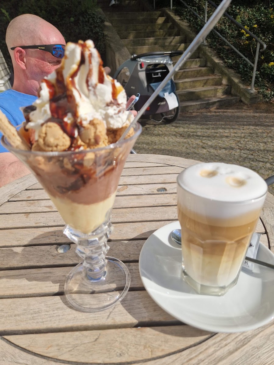 Brückencafé am Heineufer