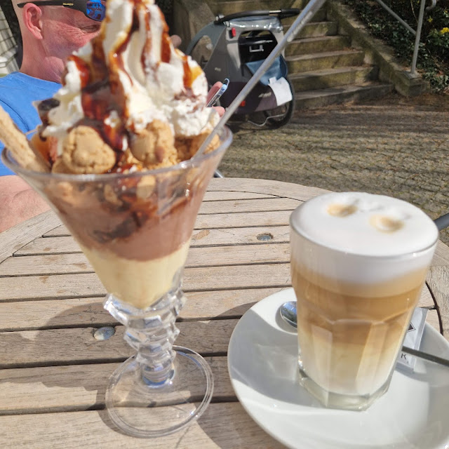 Hawai Eisbecher Mit Und Ohne Sahne