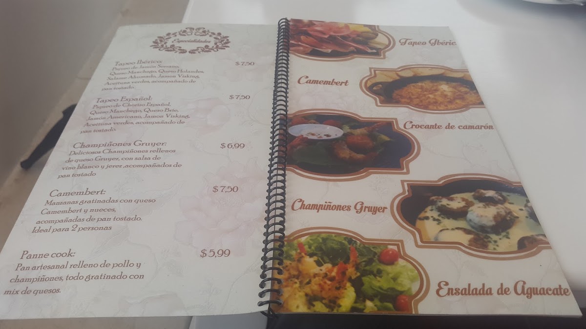 QUINDE BISTRO menu board