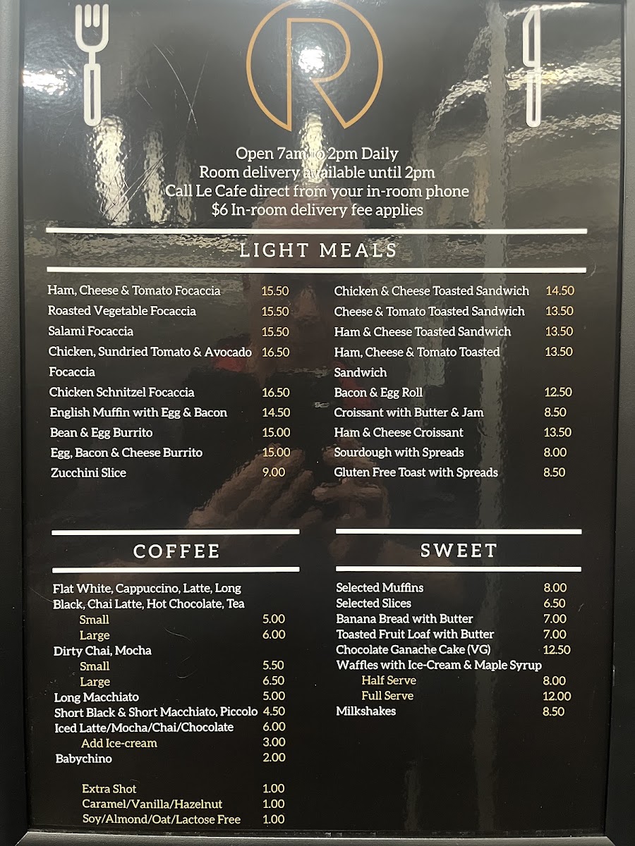 Le Cafe @ Oaks R Suites Geelong menu board