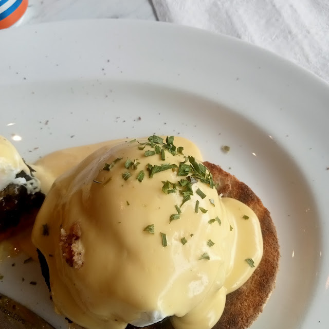 Eggs Benedict