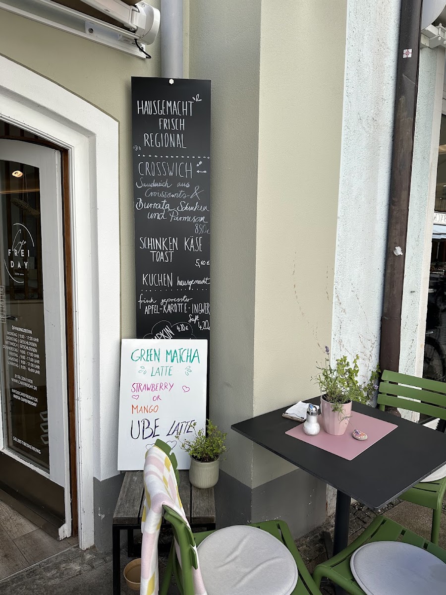Cafe FREIDAY menu board