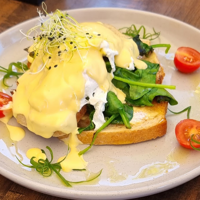 Eggs Benedict