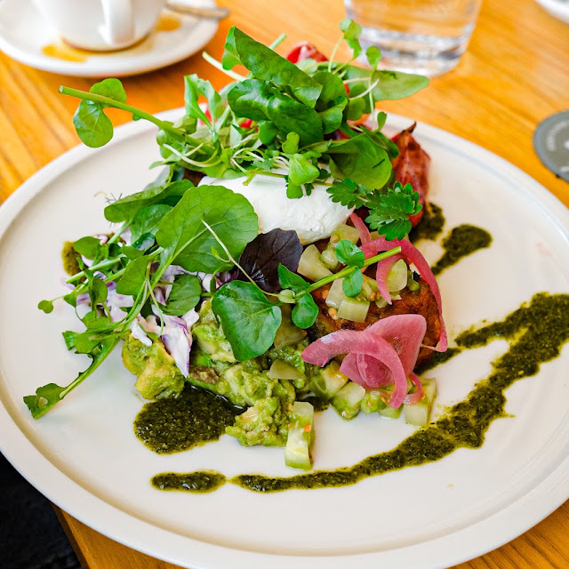 Green Salad Bowl with Pea Fritters