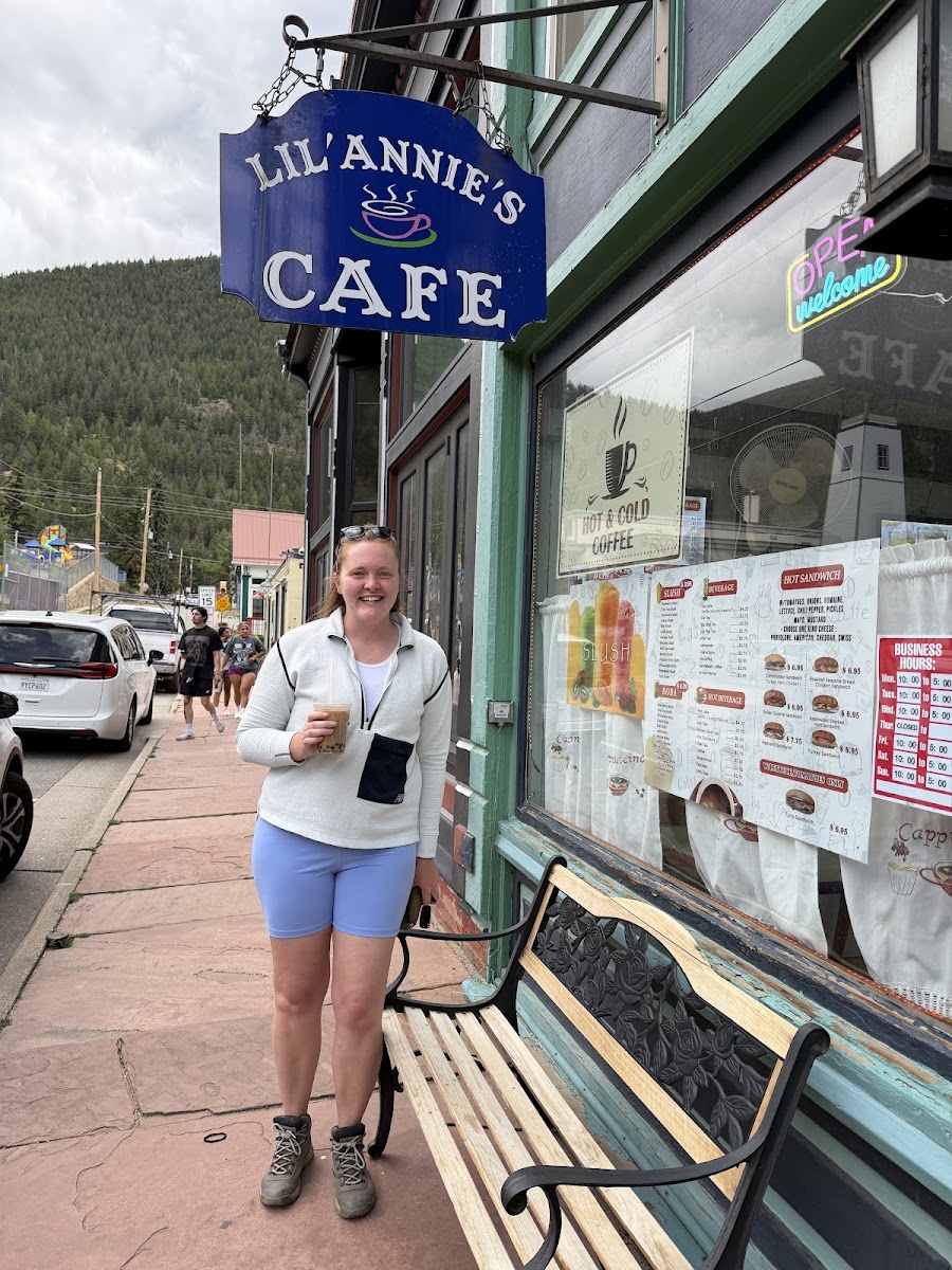 Lil' Annie's Cafe