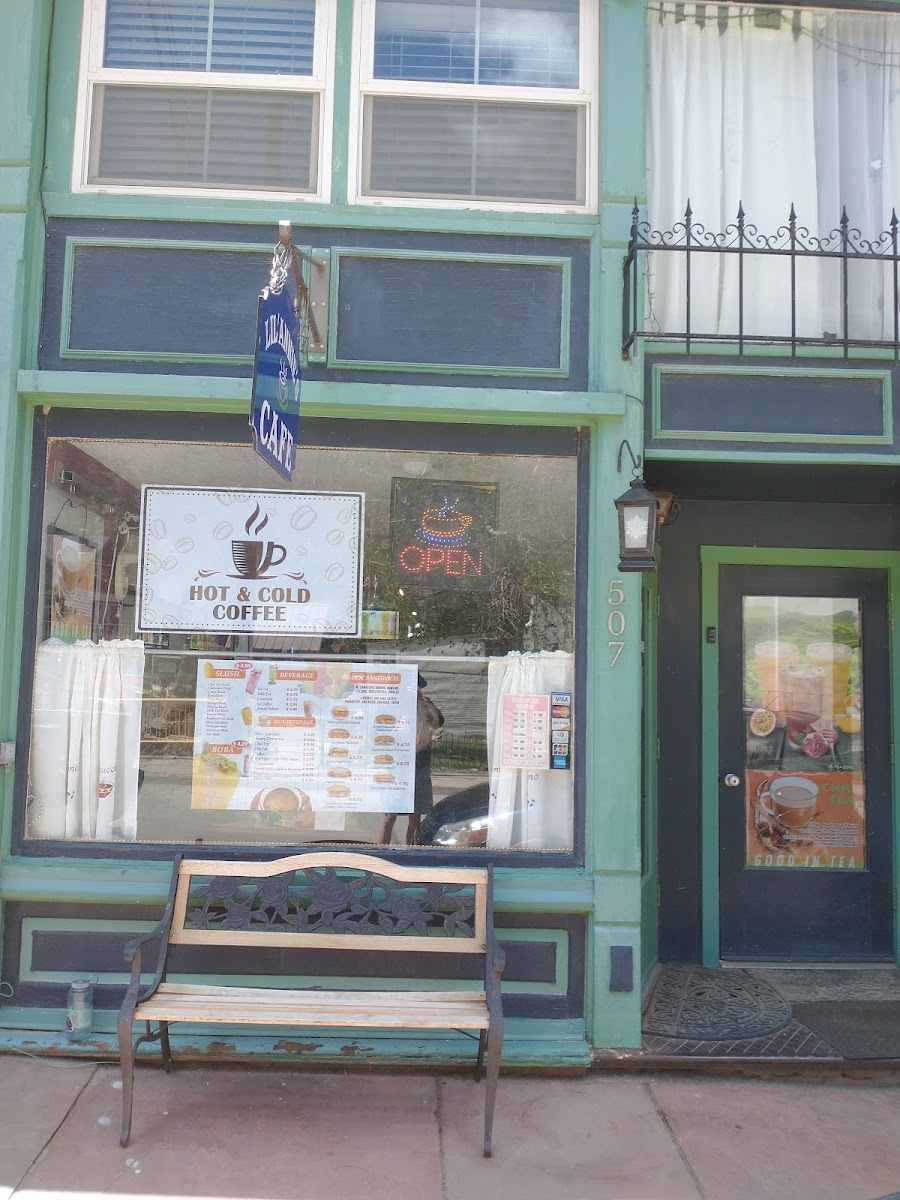 Lil' Annie's Cafe