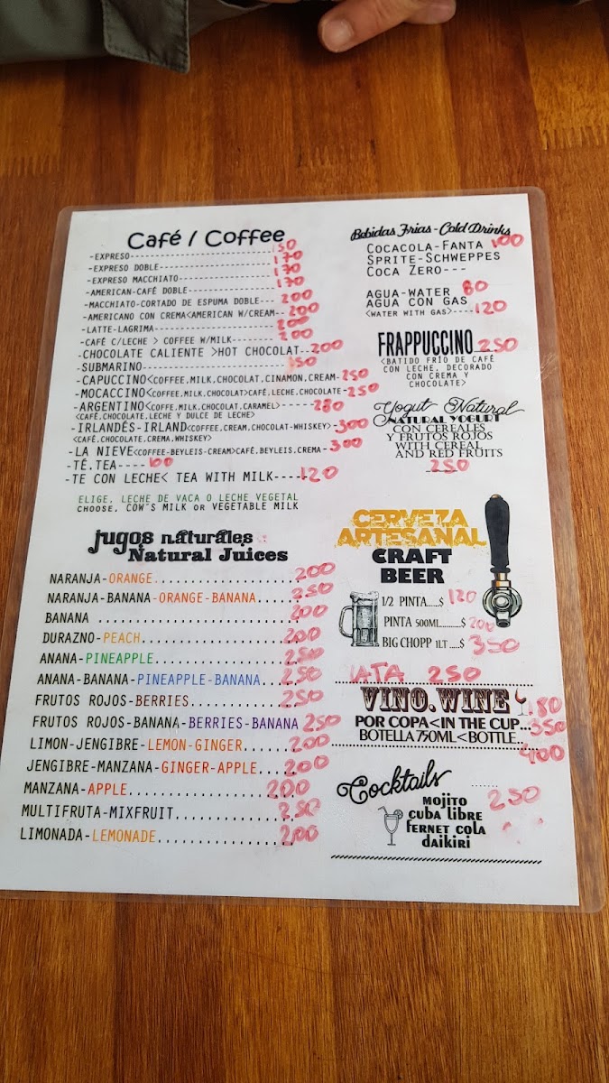 LA NIEVE CAFÉ y viandas (lunch and coffee) menu board