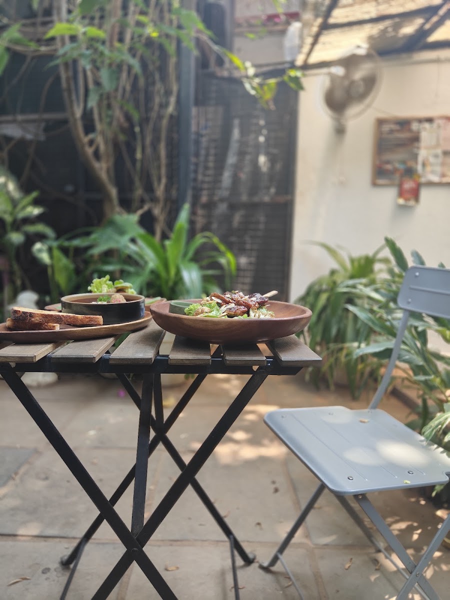 MO's Cafe & Bistro