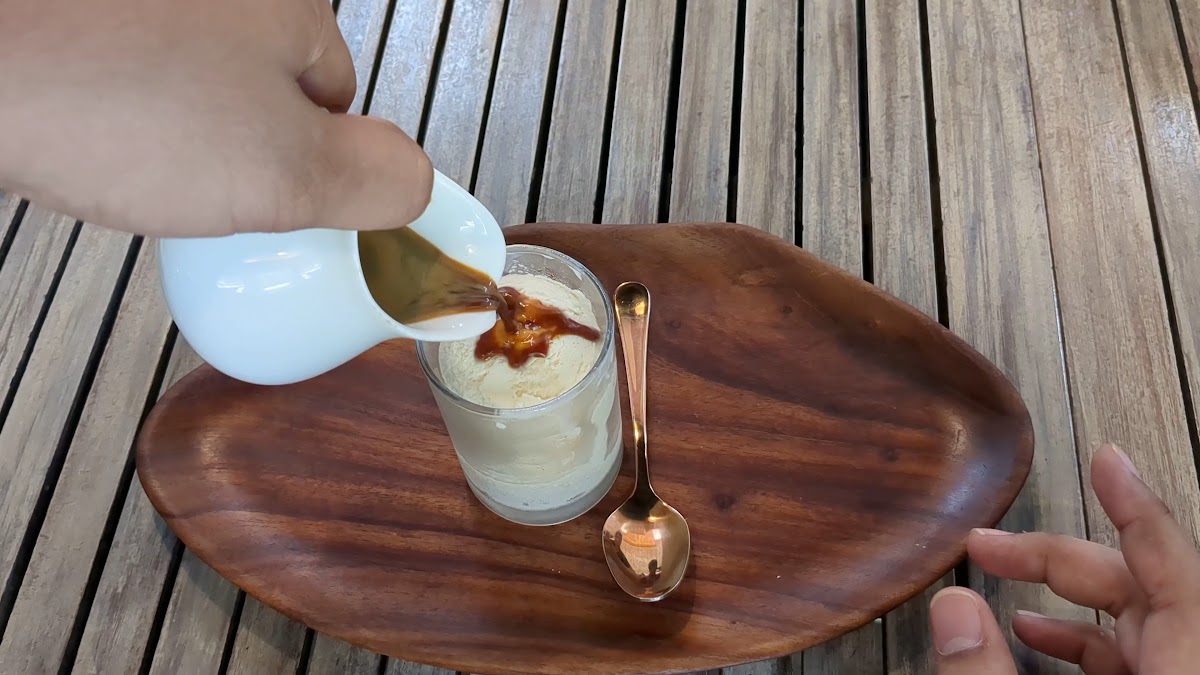 MO's Cafe & Bistro