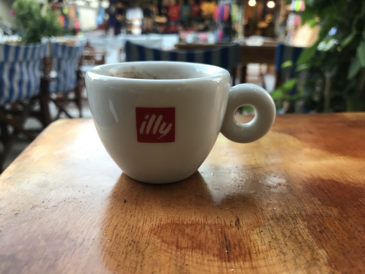 Cafe Yannis place