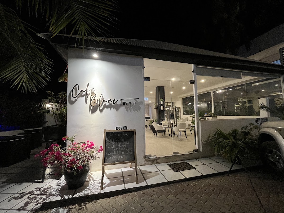 Cafe Blanc