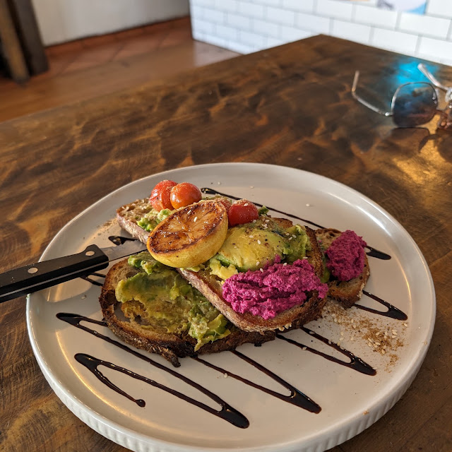 Avo Toadt