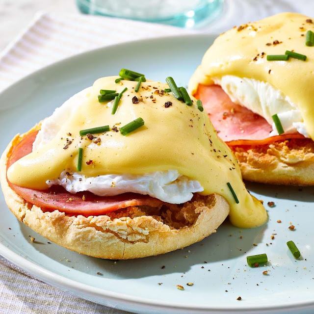 Eggs Bene Breaky Roll