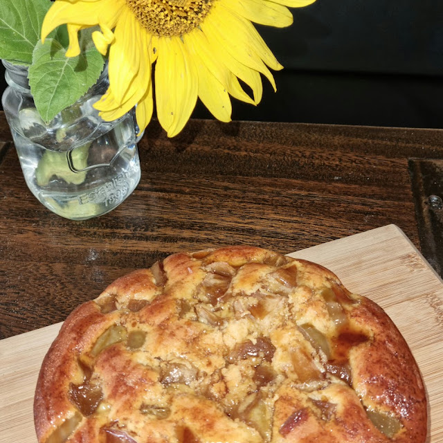 Apple Cinnamon Cake