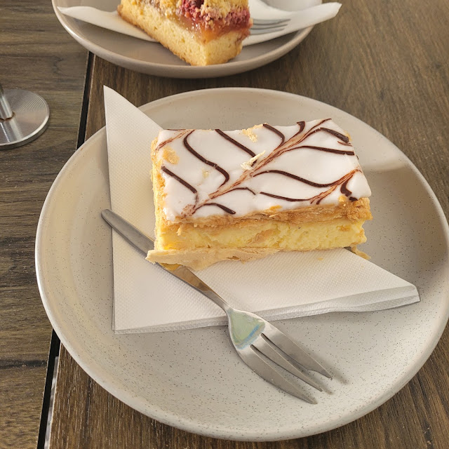Vienna Vanilla Slice of Cake