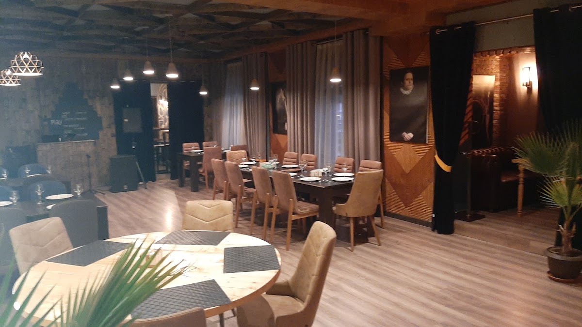 Aýlar Cafe