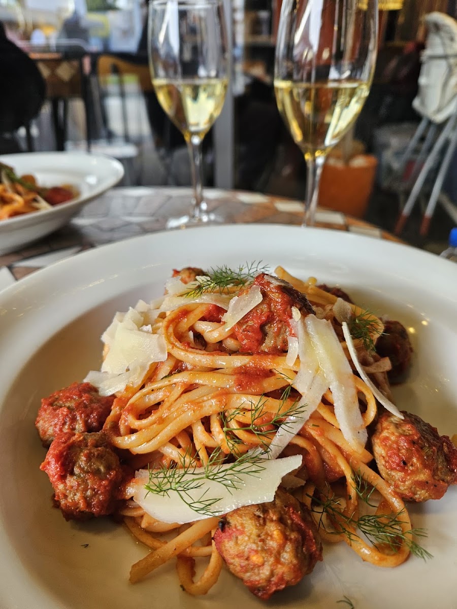 Comida Cafe and Restaurant