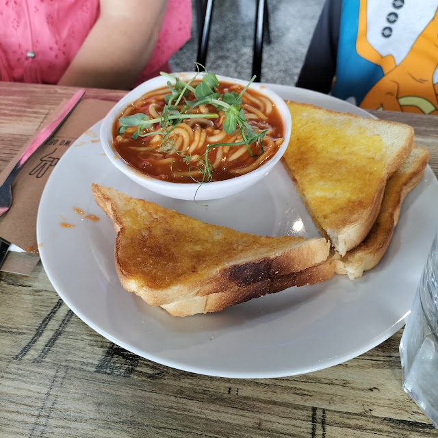 Spaghetti and Toast