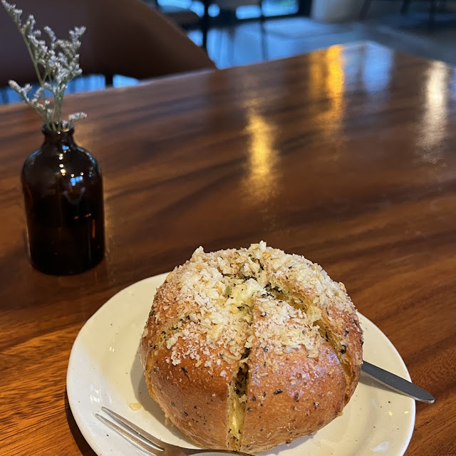 Blooming Garlic Bread
