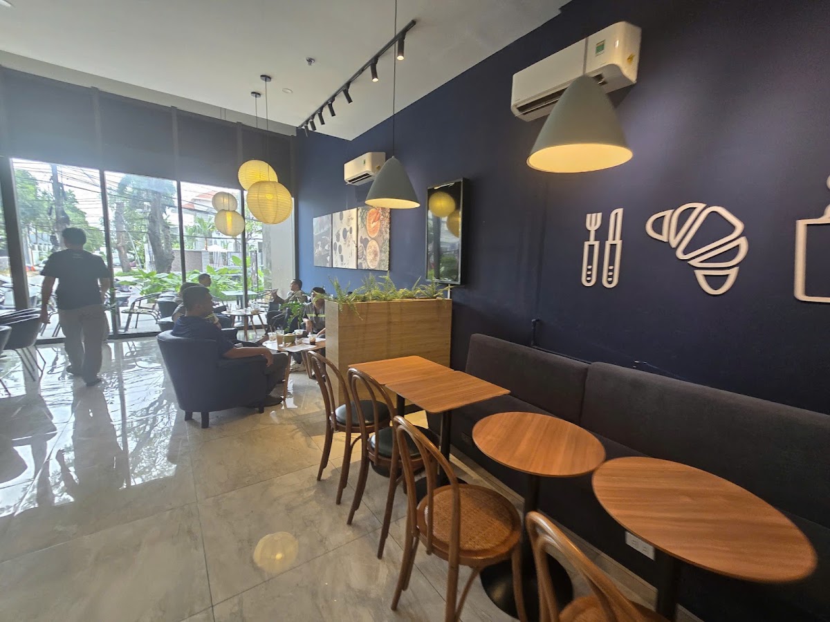 Wayne's Coffee Nguyễn Văn Hưởng
