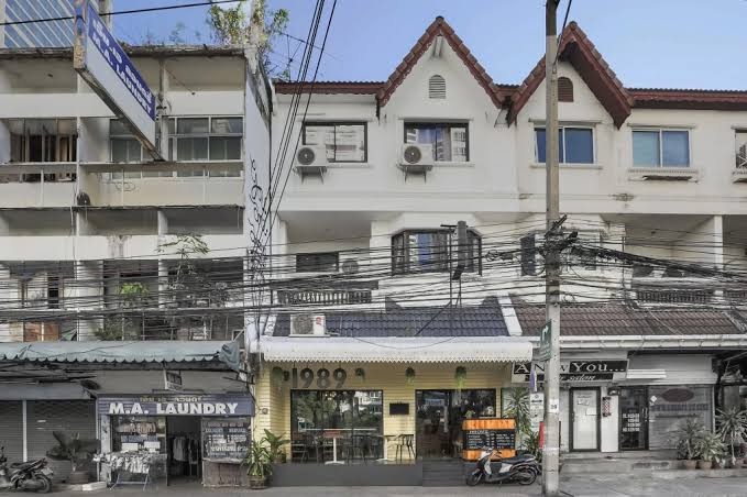 1989 Hostel & Cafe Sukhumvit 22