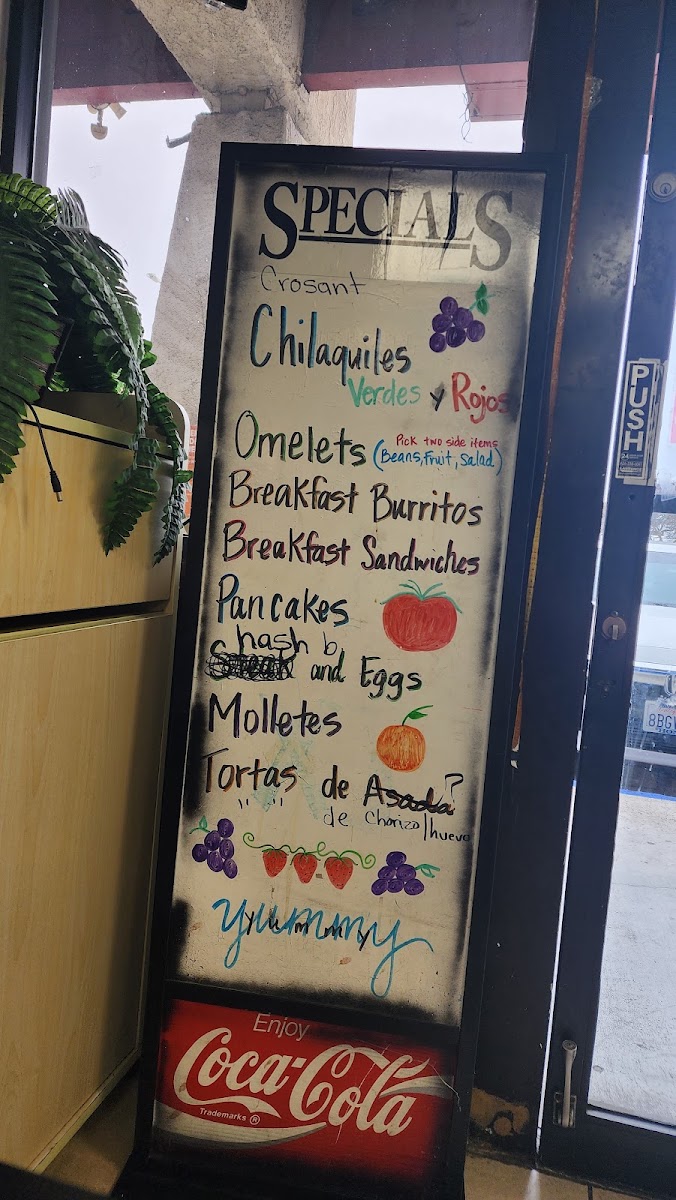 Crepelicious cafe menu board