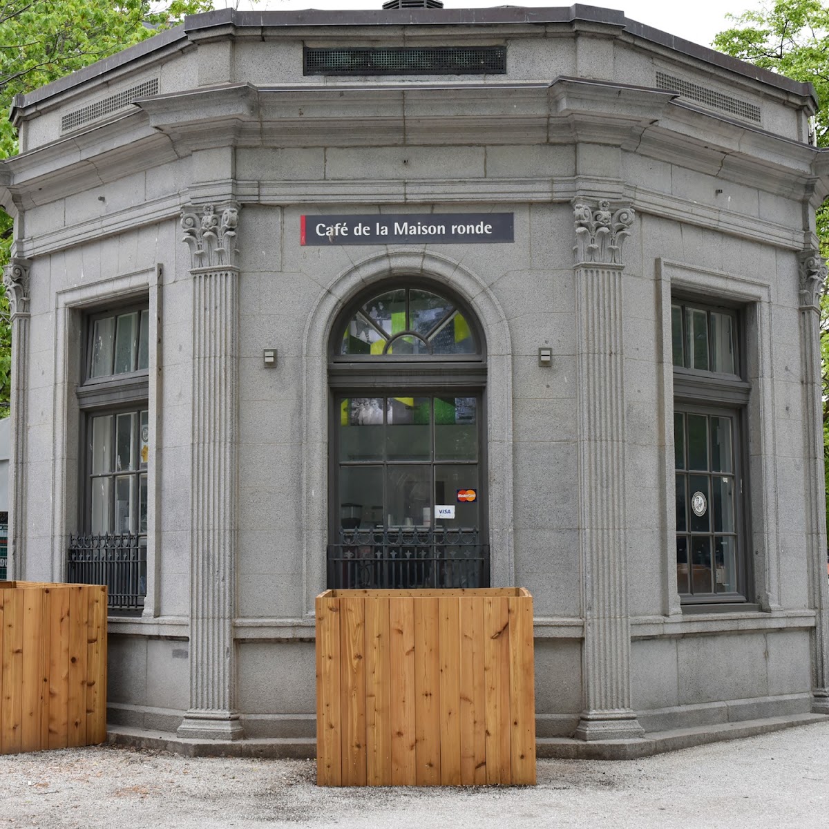 Café Maison Ronde Roundhouse Cafe