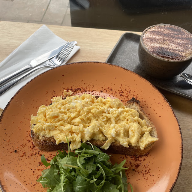 Scramble Egg on Toast