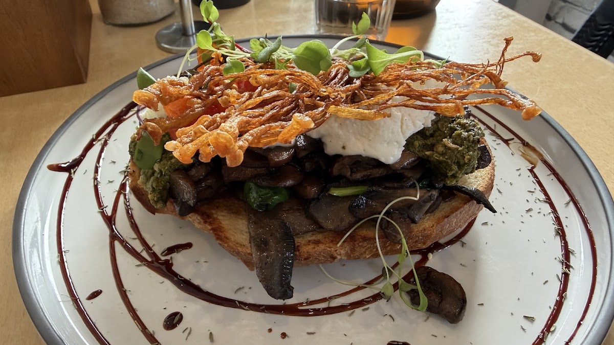 Serrano's Cafe
