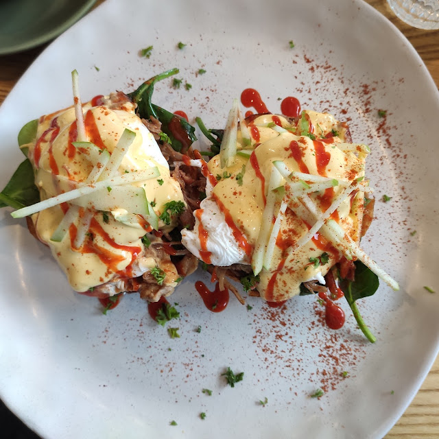 Pulled Pork Benedict