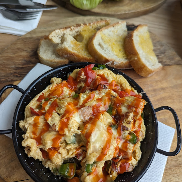 Chilli Scramble with Sausage
