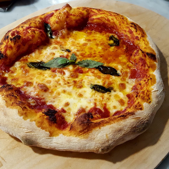 Pizza A Lunga Lievitazione
