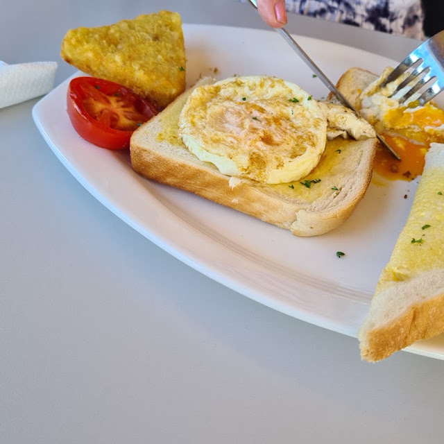 Eggs on Toast
