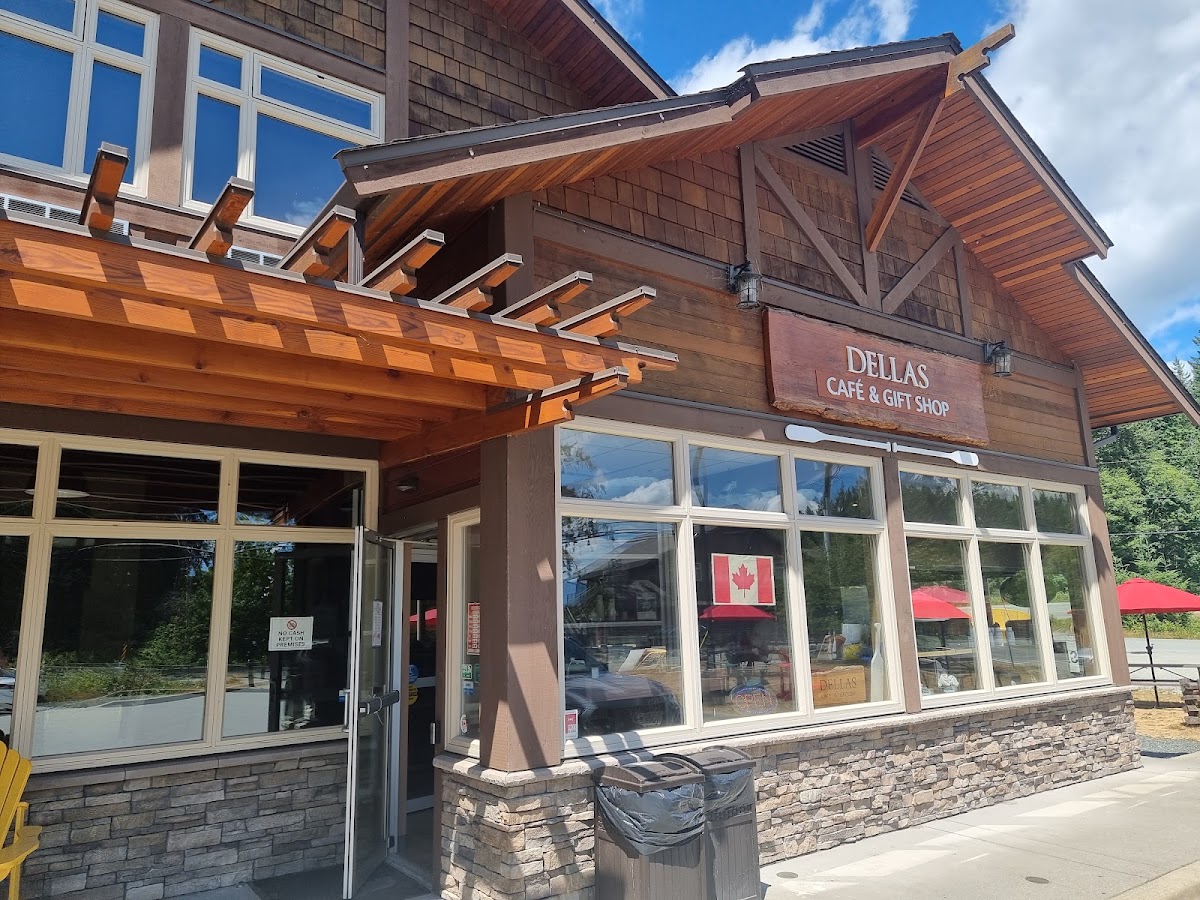 Dellas Cafe and Gift Shop