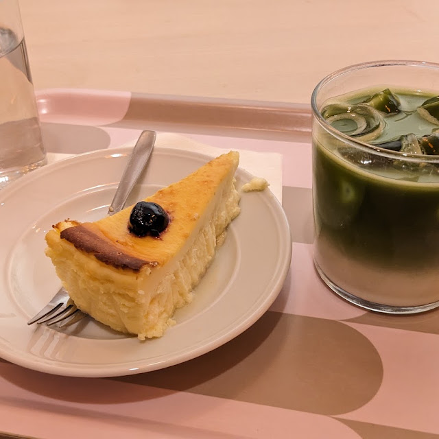 Matcha Latte Basque Cheesecake