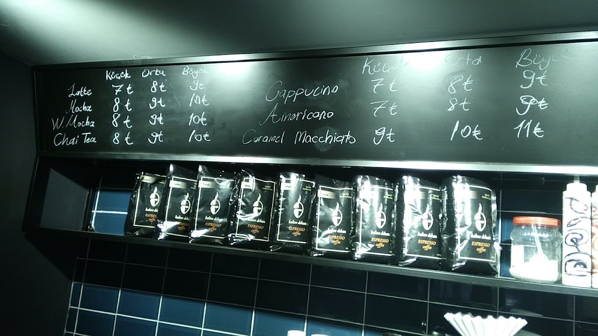 Kahve Dehası menu board