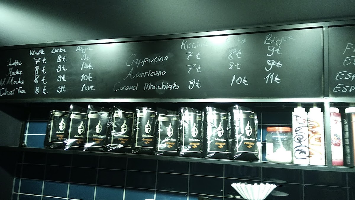 Kahve Dehası menu board