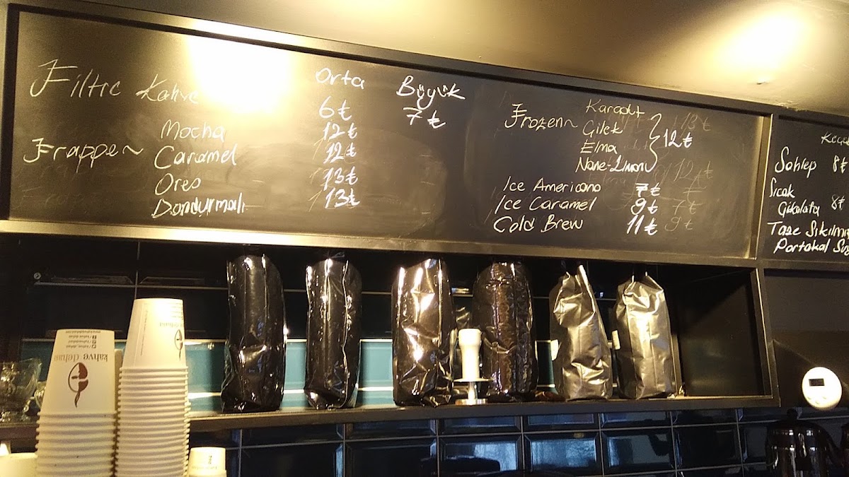 Kahve Dehası menu board