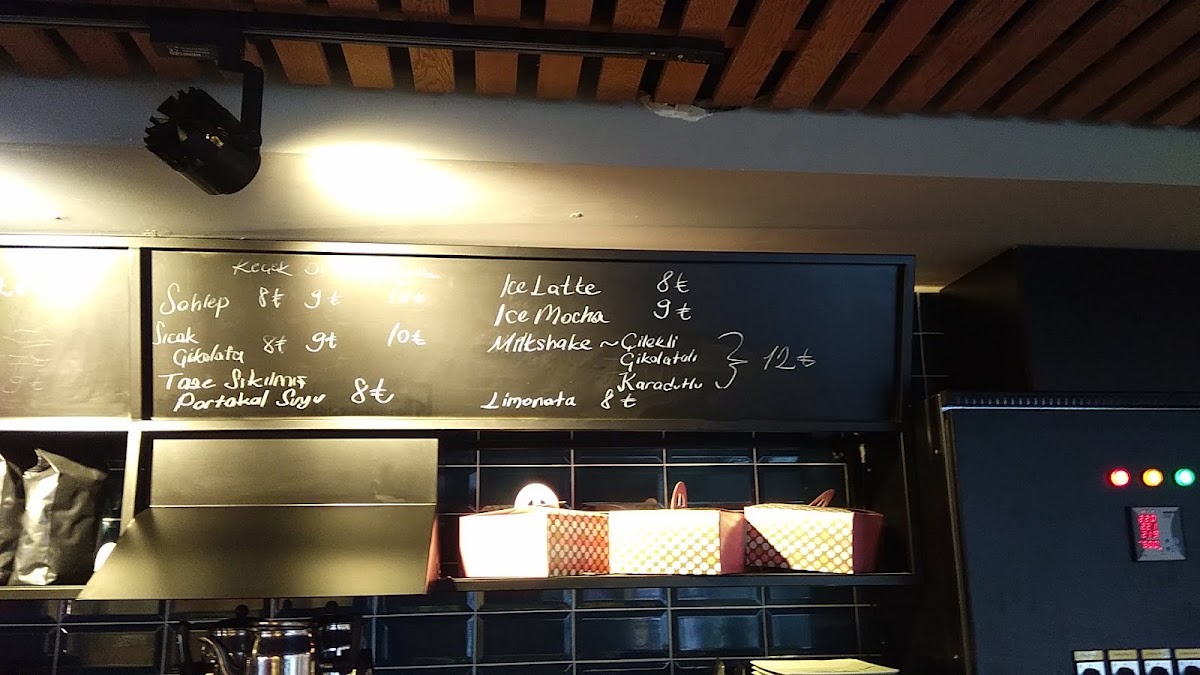 Kahve Dehası menu board