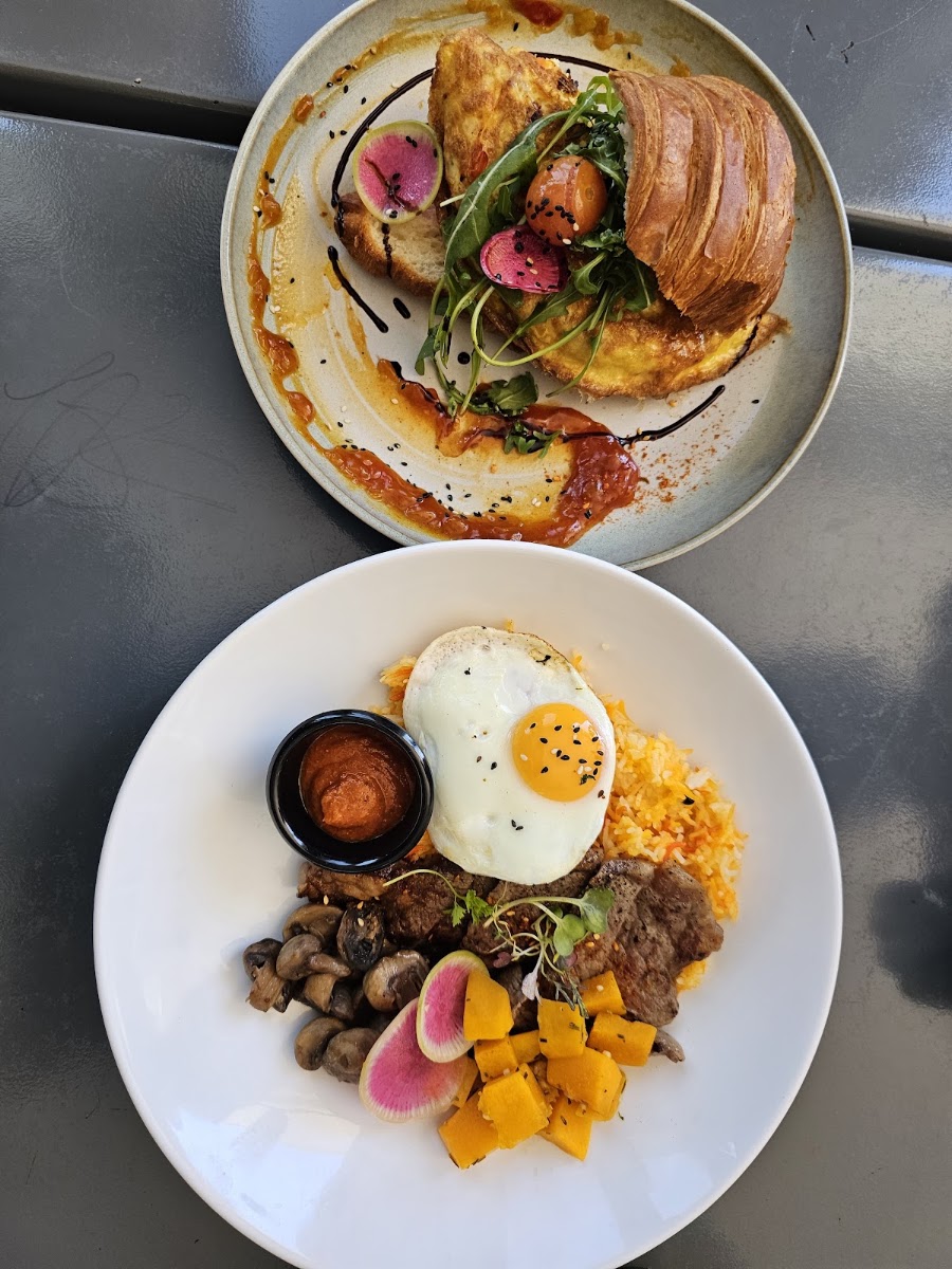 Mt. 8848 Cafe and Restaurant