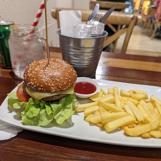 Beef Burger with Chips