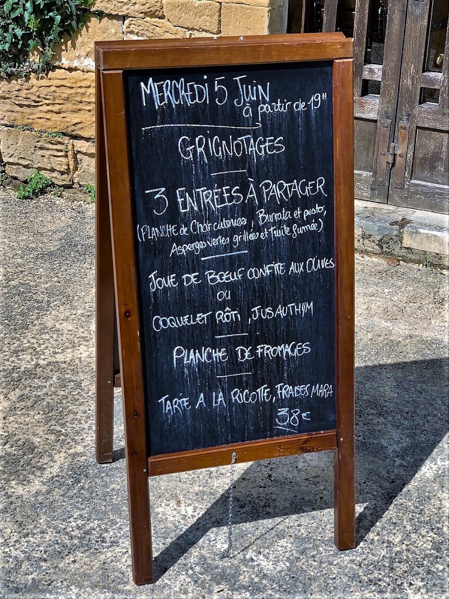 Café du Château menu board