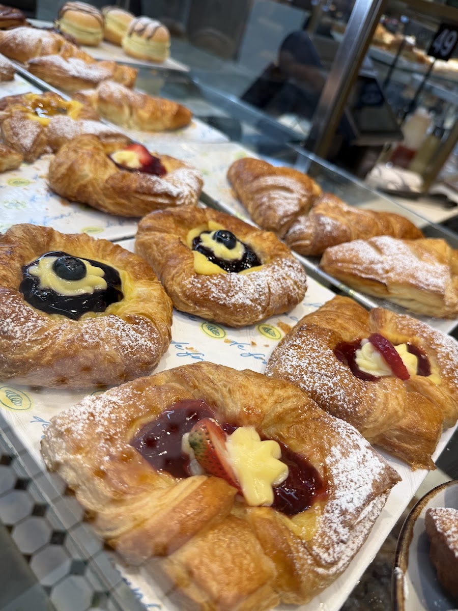 DeFrance Roselands