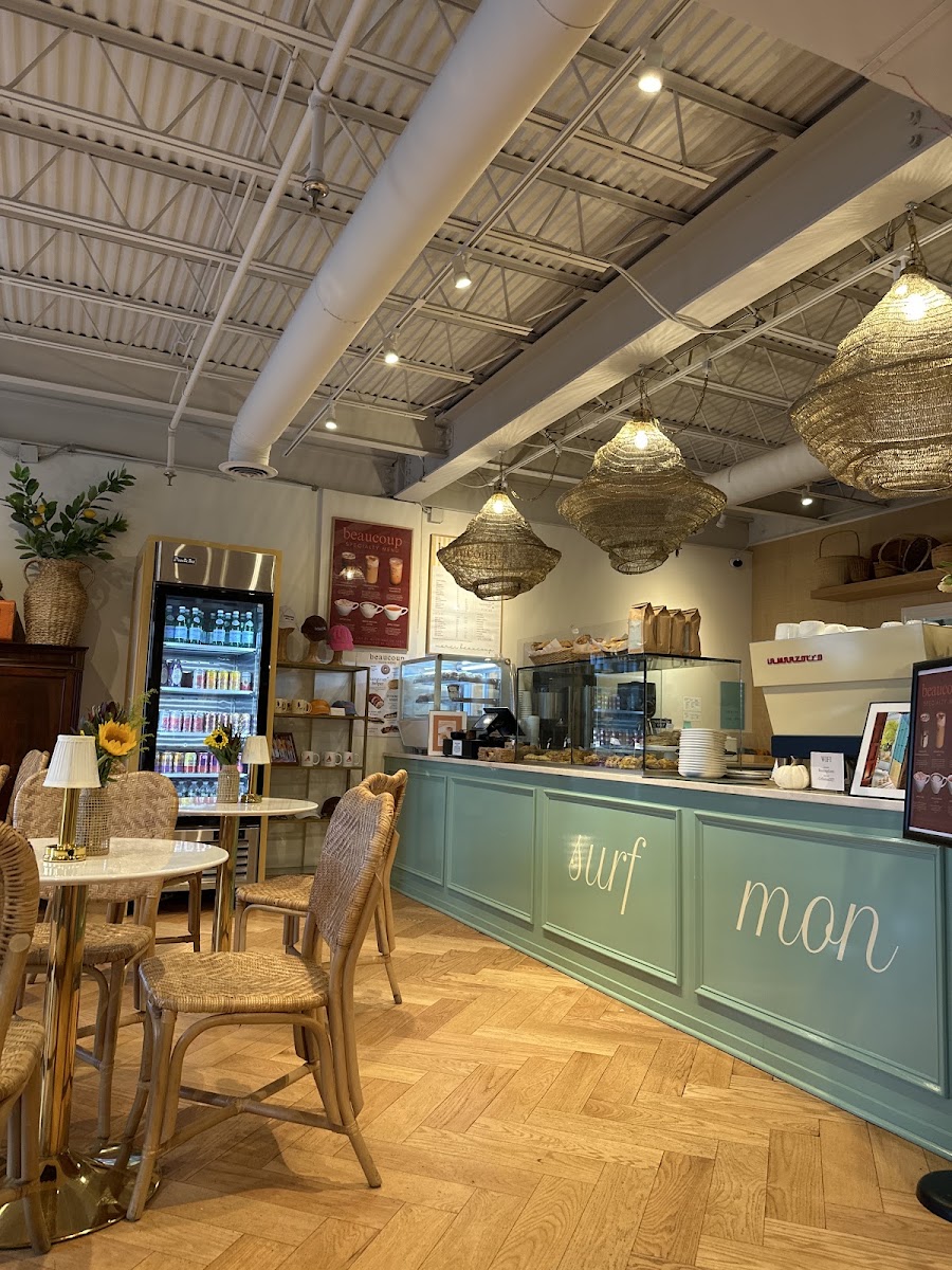 Beaucoup Café
