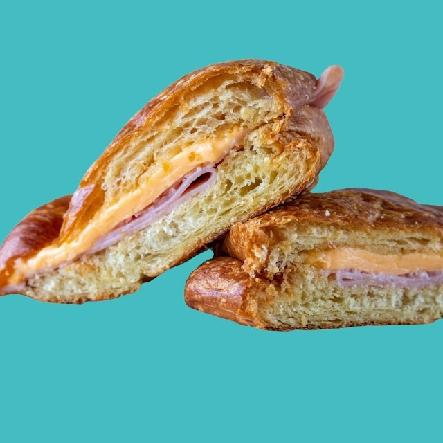 Cuban Empanada de Jamon Y Queso