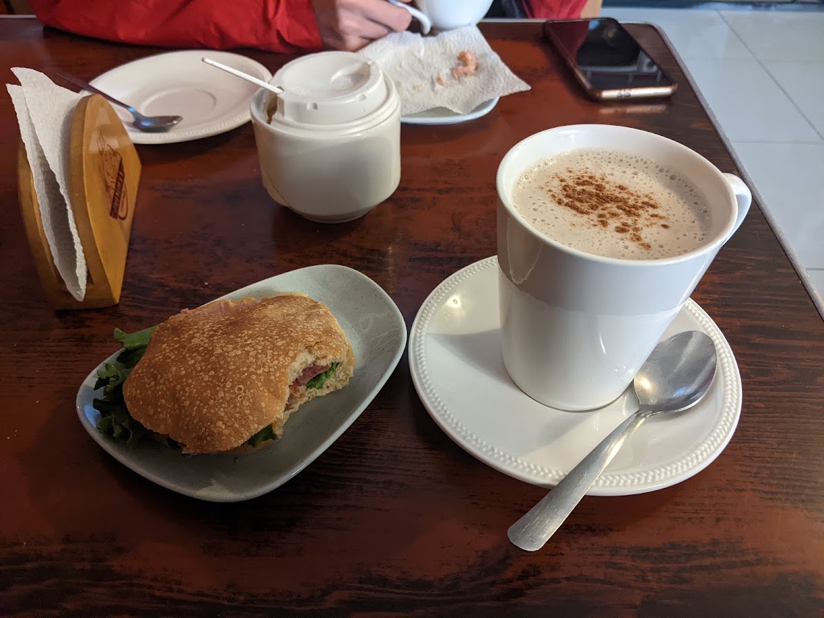 Donovan Café Bar