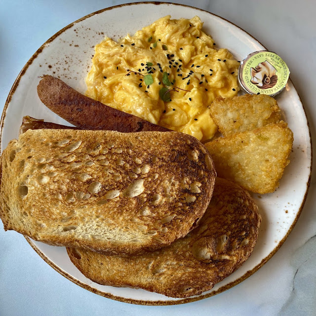 Eggs & Toast